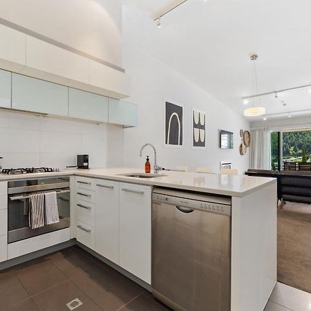 Stylish Haven Luxury Interiors In Prime Location Apartment Queenstown Exterior photo