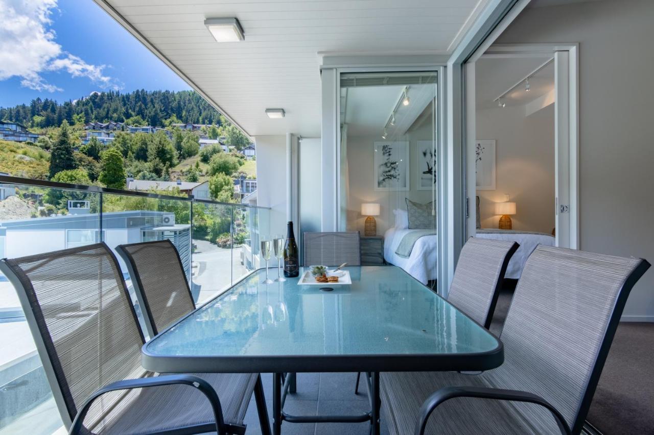 Stylish Haven Luxury Interiors In Prime Location Apartment Queenstown Exterior photo